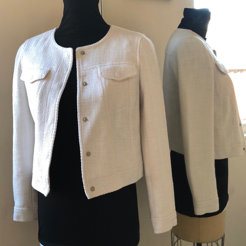 Short white blazer